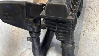 Boîte à air d'origine pour Peugeot 106 - Bon état