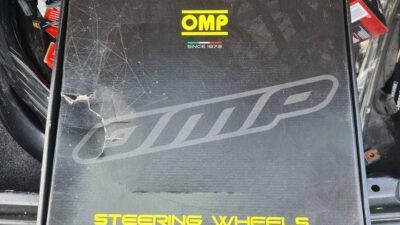 Volant Racing OMP – 3 branches – Suédine – Made in Italy